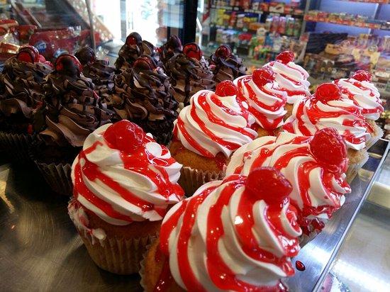 Panaderia Y Confiteria El Arbol Real